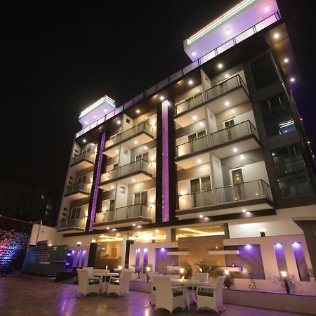 Twin Towers Bed & Breakfast Greater Noida Ngoại thất bức ảnh