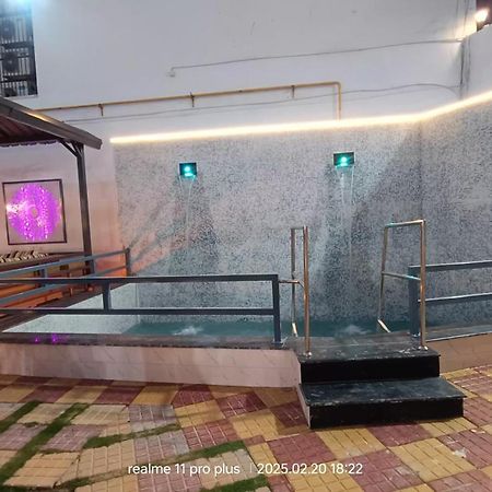 Twin Towers Bed & Breakfast Greater Noida Ngoại thất bức ảnh