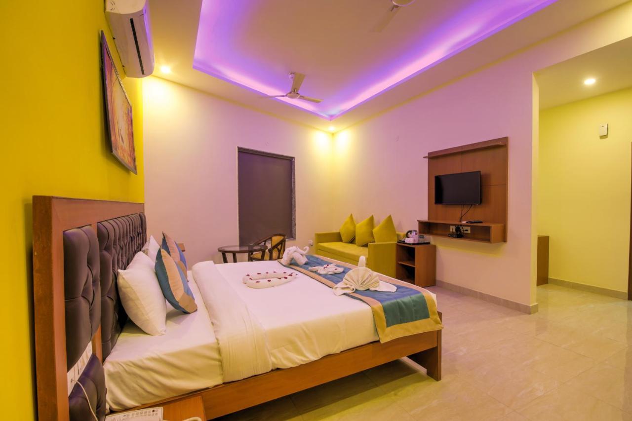 Twin Towers Bed & Breakfast Greater Noida Ngoại thất bức ảnh