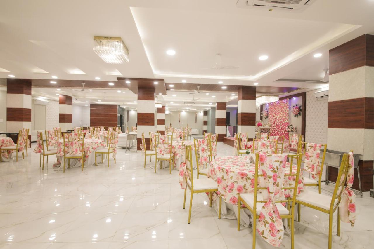 Twin Towers Bed & Breakfast Greater Noida Ngoại thất bức ảnh