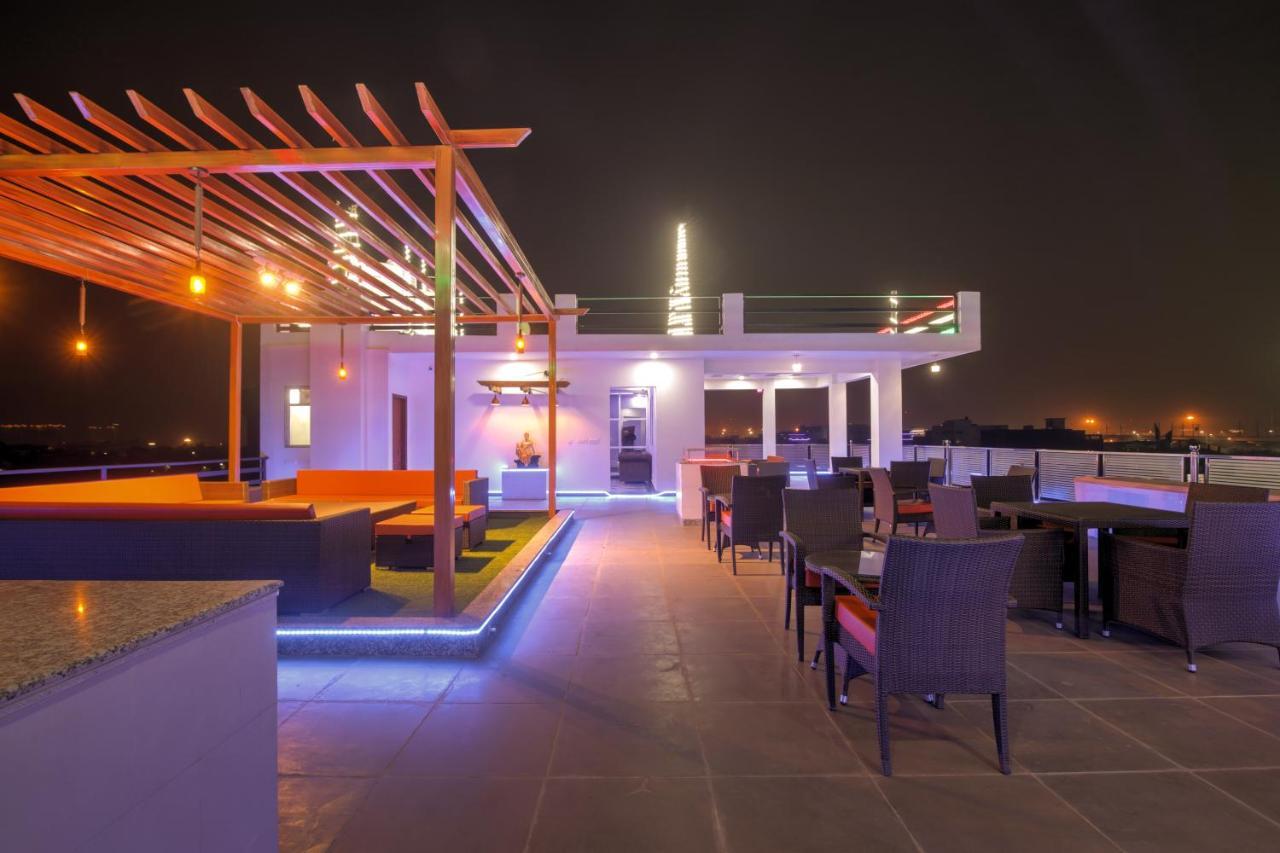 Twin Towers Bed & Breakfast Greater Noida Ngoại thất bức ảnh