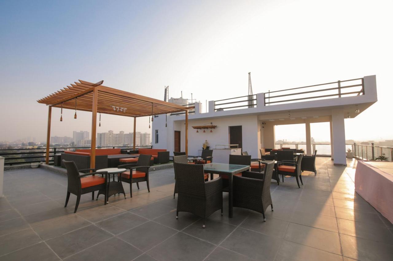 Twin Towers Bed & Breakfast Greater Noida Ngoại thất bức ảnh