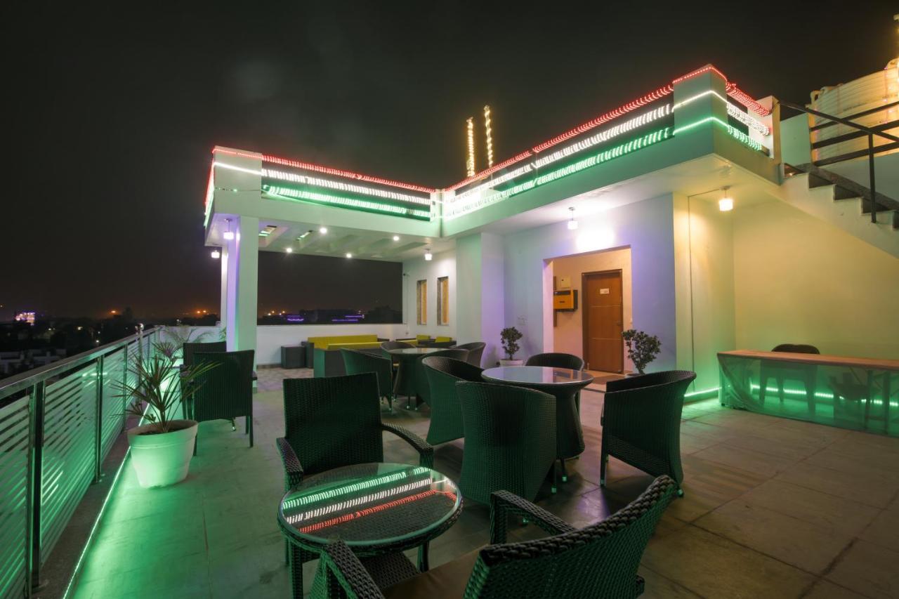 Twin Towers Bed & Breakfast Greater Noida Ngoại thất bức ảnh