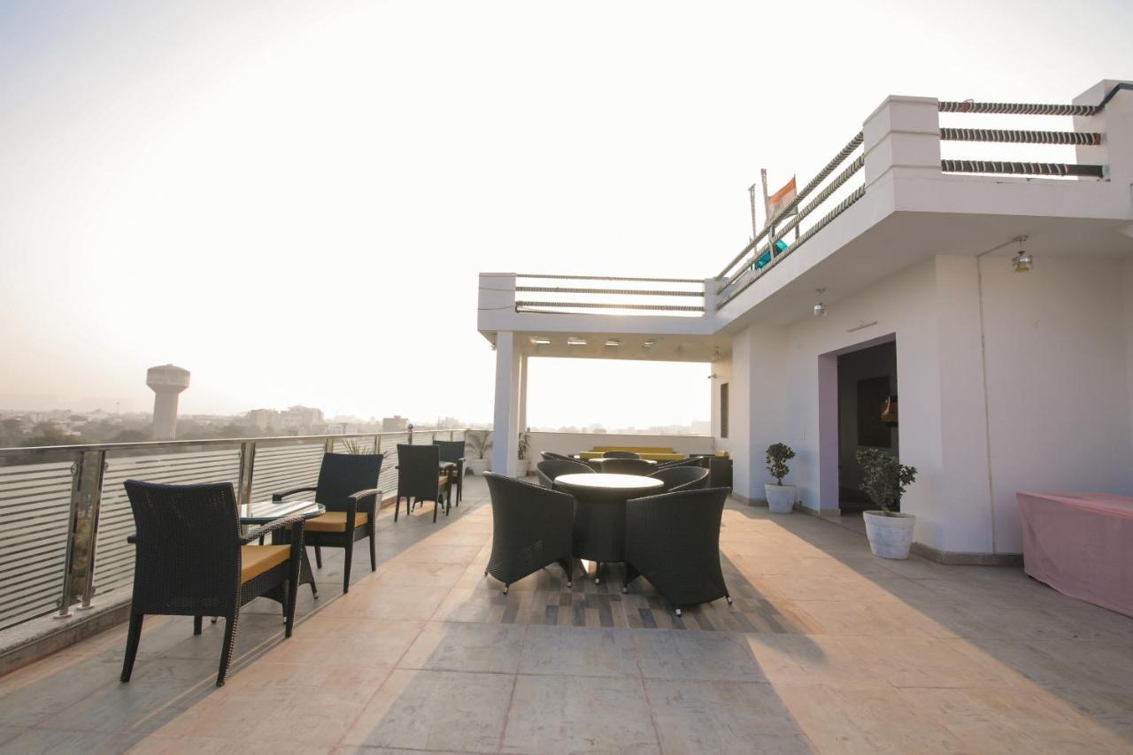 Twin Towers Bed & Breakfast Greater Noida Ngoại thất bức ảnh