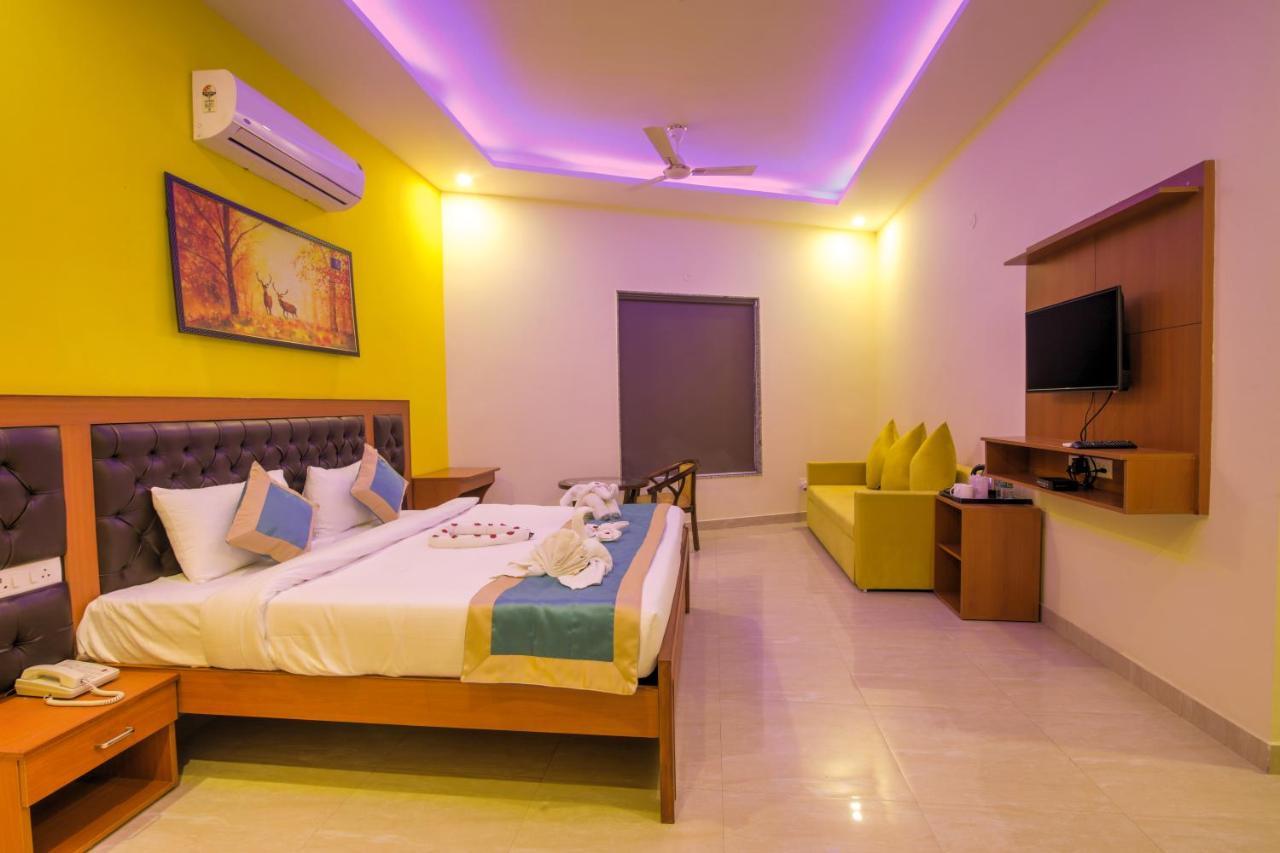 Twin Towers Bed & Breakfast Greater Noida Ngoại thất bức ảnh