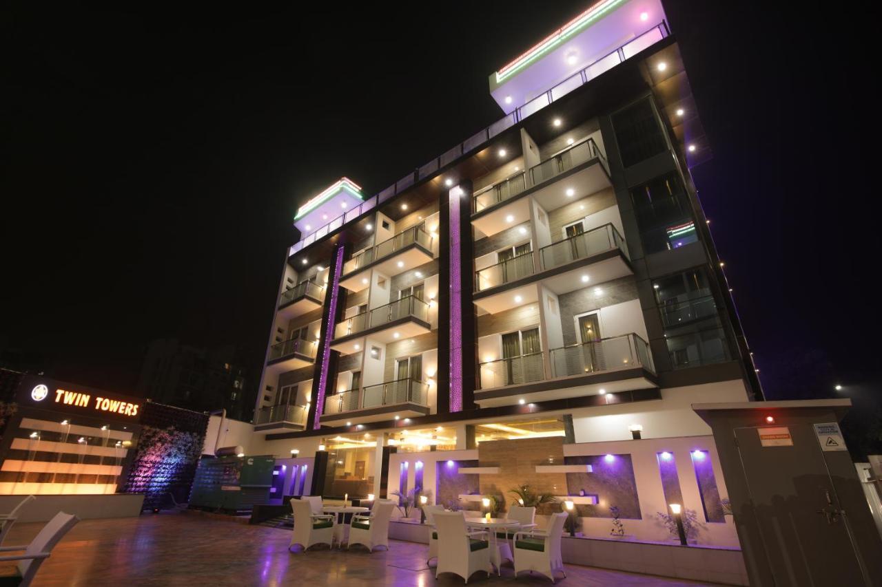 Twin Towers Bed & Breakfast Greater Noida Ngoại thất bức ảnh