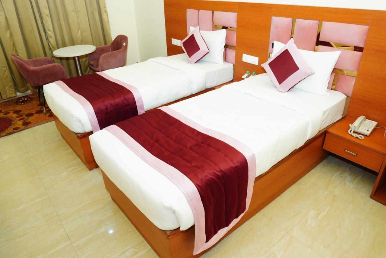 Twin Towers Bed & Breakfast Greater Noida Ngoại thất bức ảnh