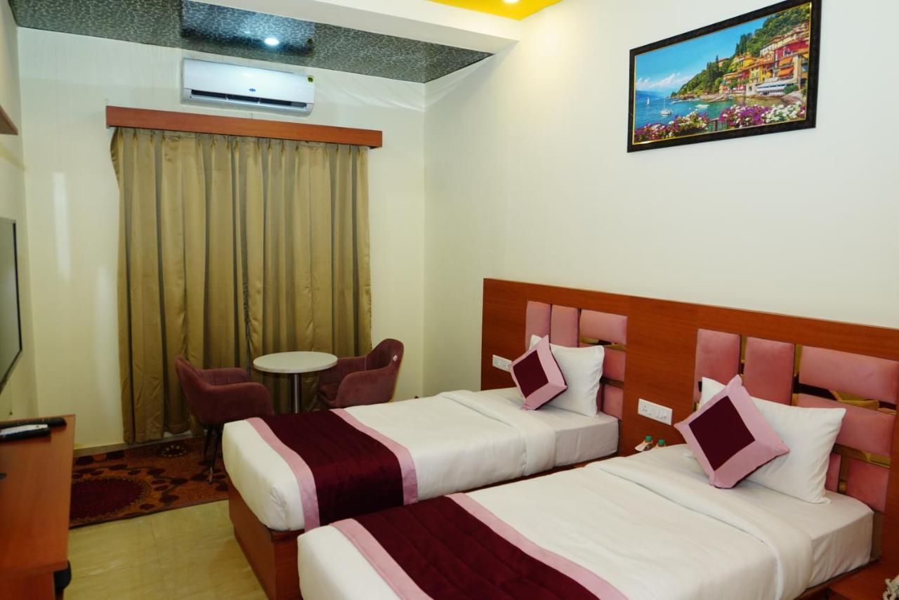 Twin Towers Bed & Breakfast Greater Noida Ngoại thất bức ảnh