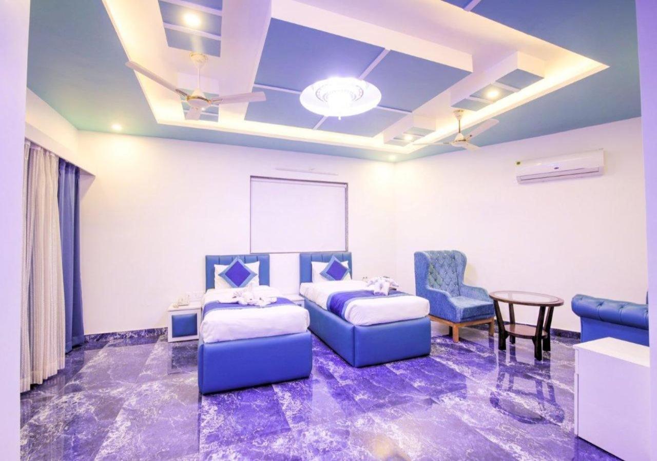 Twin Towers Bed & Breakfast Greater Noida Ngoại thất bức ảnh