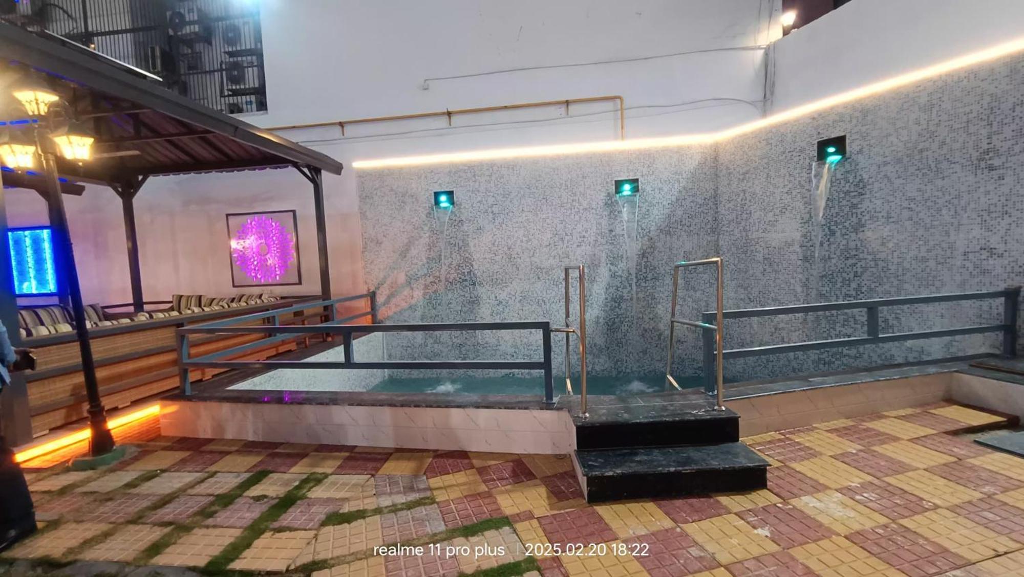 Twin Towers Bed & Breakfast Greater Noida Ngoại thất bức ảnh